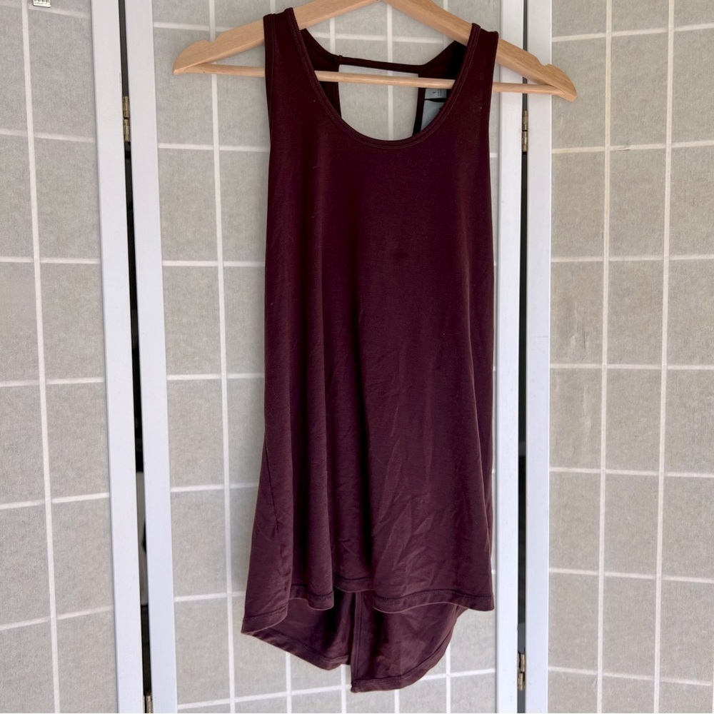 Athleta essence tie back tank in wild bloom burgundy size small open back
